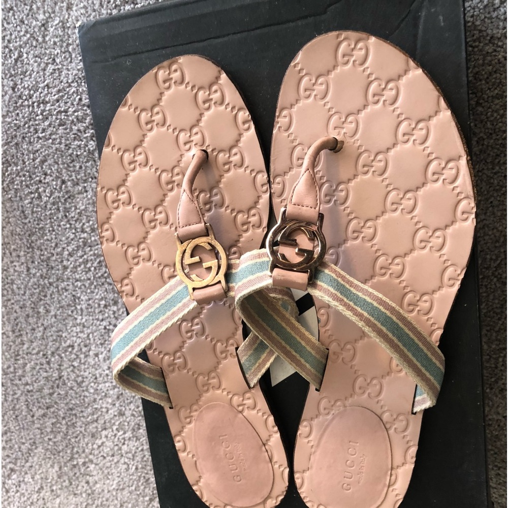Like New Pink Gucci Thong Sandals Size 8